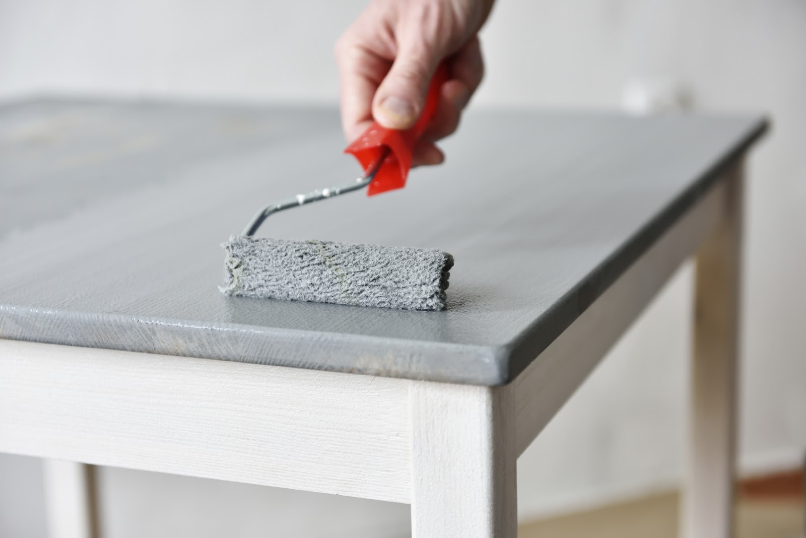 paint roller on small table