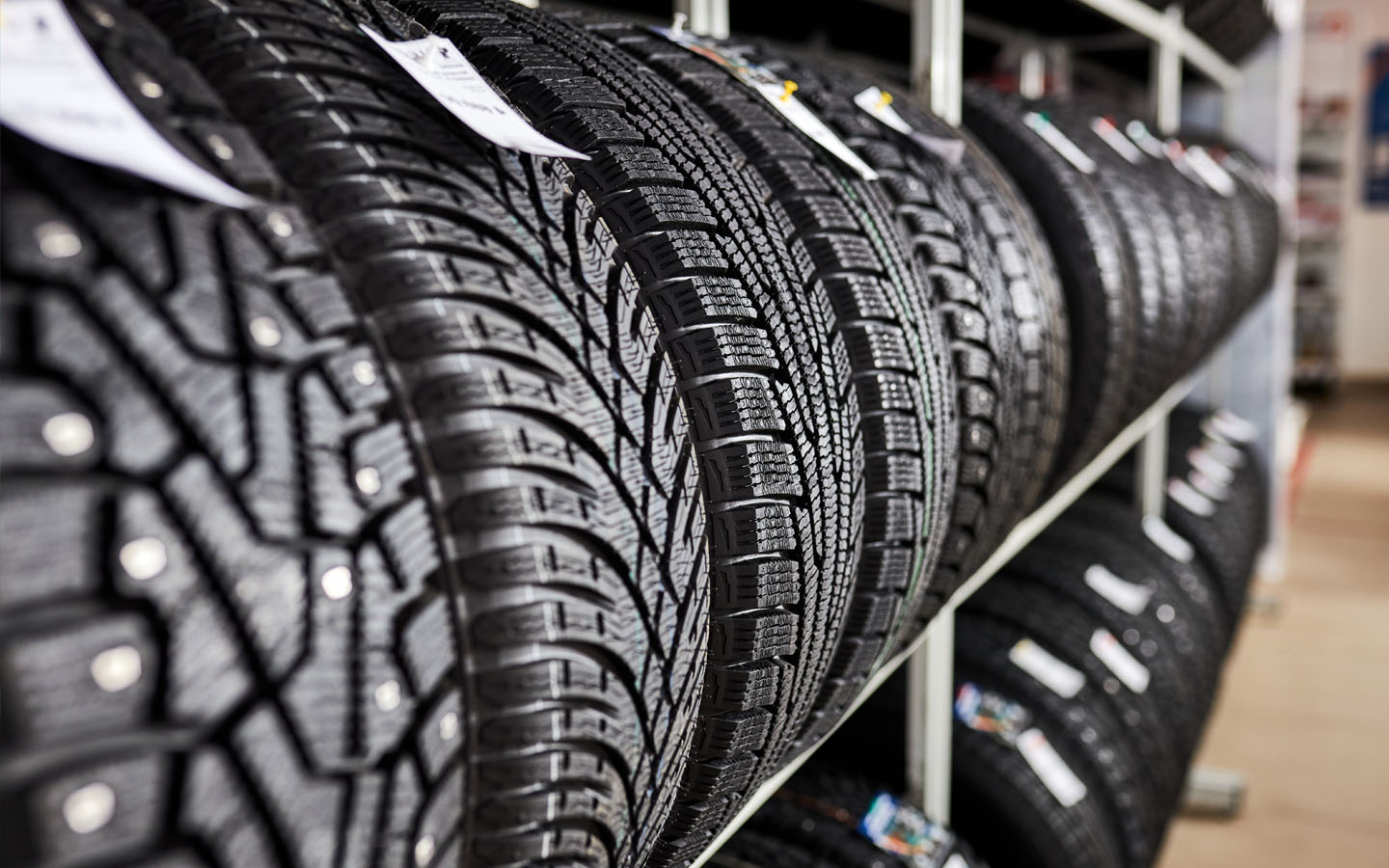 narrow tyres offer fuel-efficiency as compared to wide tyres