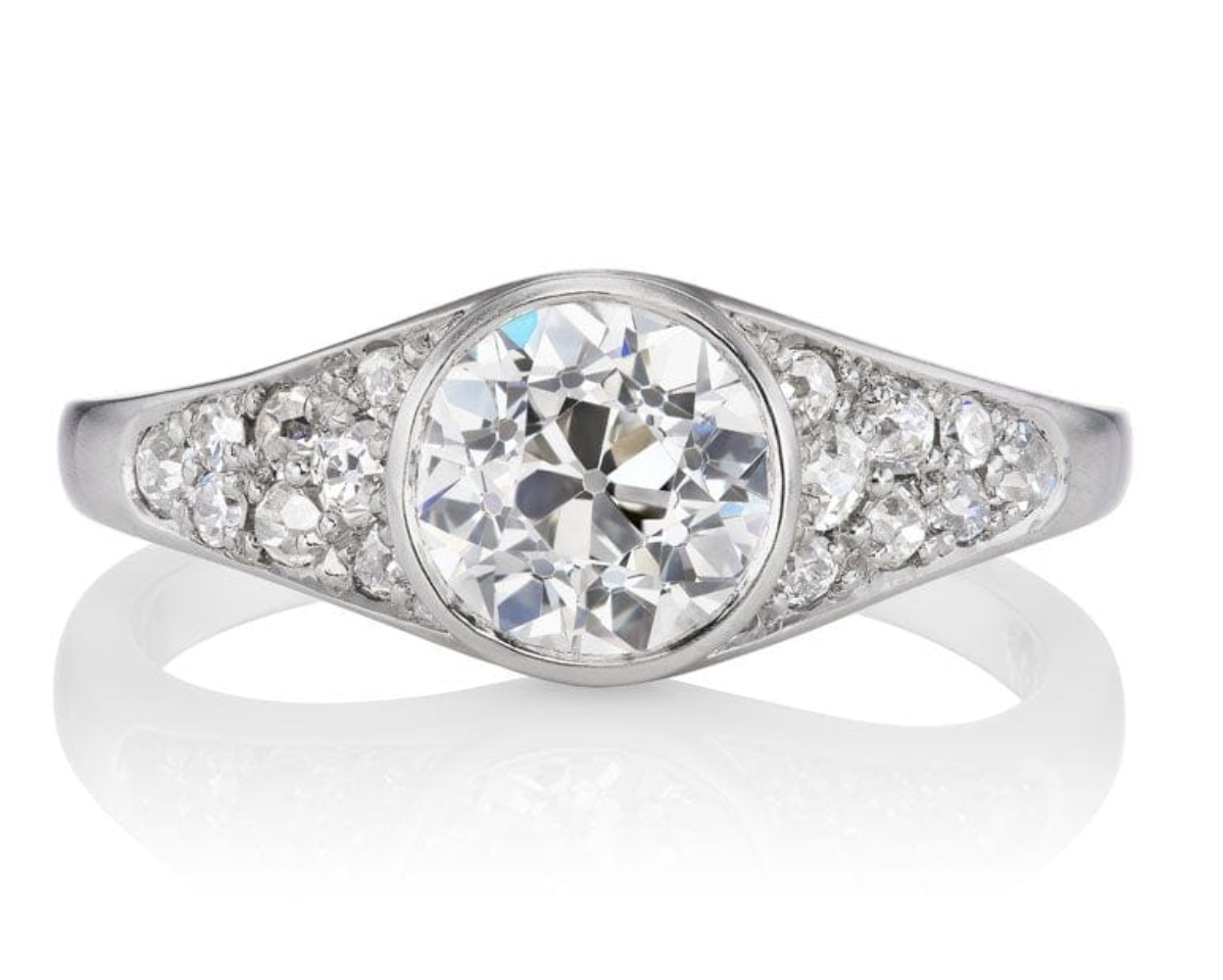 LOW PROFILE VINTAGE ENGAGEMENT RING