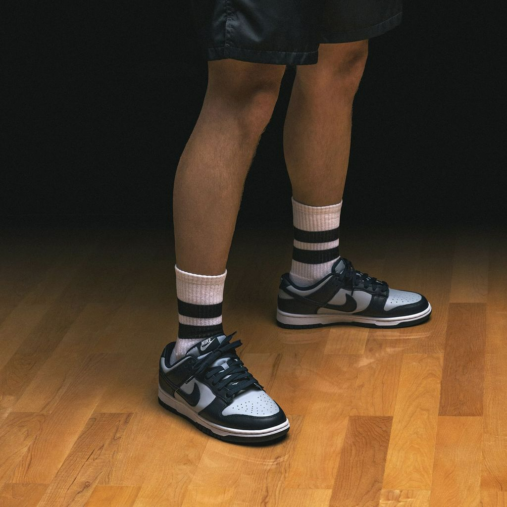 review-giay-nike-dunk-low-georgetown-mau-giay-co-dien-huyen-thoai