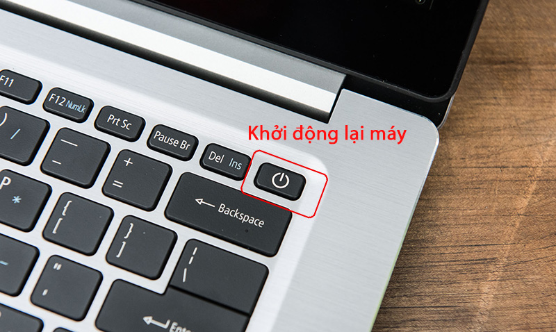 Laptop bị treo logo xử lý bằng cách nào?