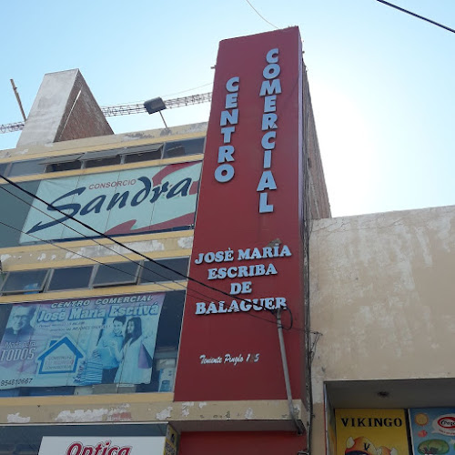 Centro Comercial José María Escriba De Balaguer, Int. T-7, Piso 1, Tnte Pinglo 135, Chiclayo 14001, Perú