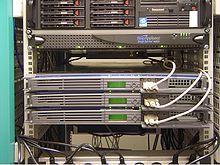 https://upload.wikimedia.org/wikipedia/commons/thumb/0/04/Paris_servers_DSC00190.jpg/220px-Paris_servers_DSC00190.jpg