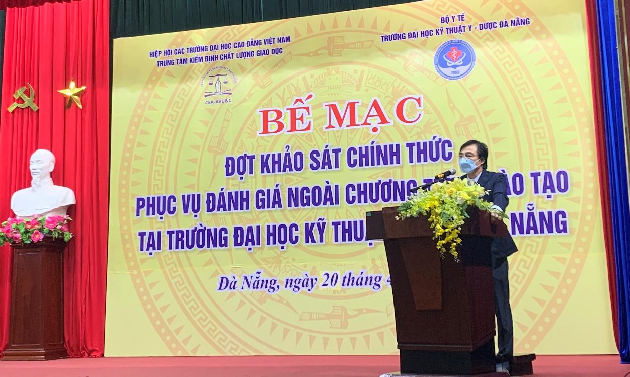 D:\ĐÁNH GIÁ CHƯƠNG TRÌNH ĐÀO TẠO\ĐẠI HỌC KỸ THUẬT Y DƯỢC ĐÀ NẴNG\Anh Be mac KSCT_YDN\IMG_1020.JPG