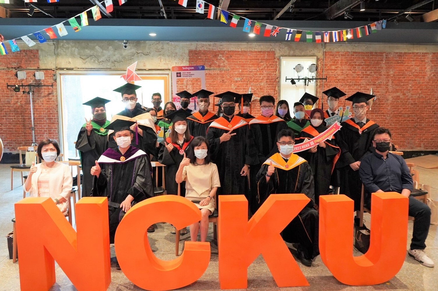NCKU là một trường đại học quốc tế đa văn hoá với khoảng hơn 60 quốc tịch sinh viên khác nhau.