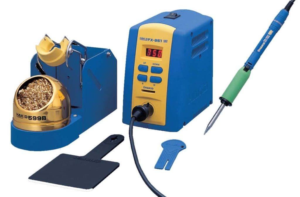 Hakko_FX-951-66_soldering_station_laptop_repair_tools