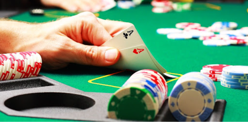 Hiểu rõ đối thủ Chơi poker tiền