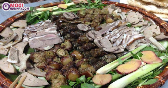 Bạn thân mời ăn thịt chó