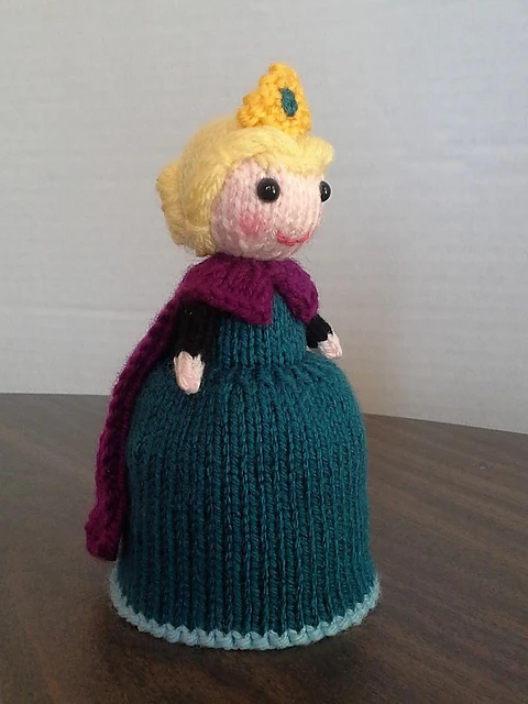 knit frozen elsa doll