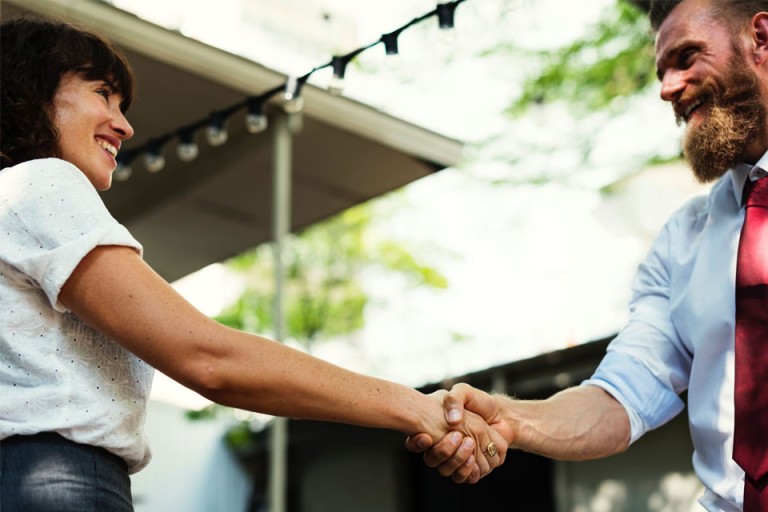 Hỏi thăm sức khỏe sao cho không nhàm chán?