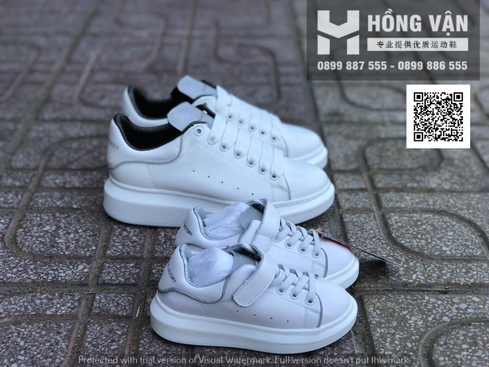 Nhà buôn sỉ giày/ dép thể thao chất lượng và giá siêu hấp dẫn Nhà buôn sỉ giày/ dép thể thao chất lượng và giá siêu hấp dẫn