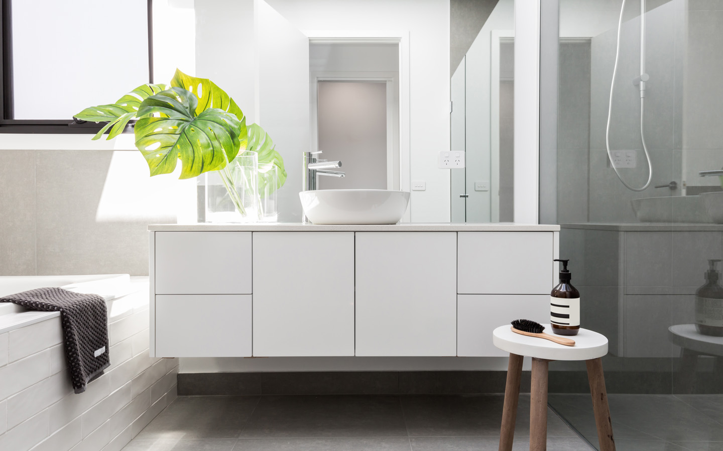 Modern and elegant bathroom vanity ideas