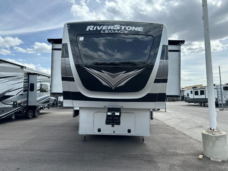 Find more deals on luxury fifth wheels when you shop at Legacy RV Center.