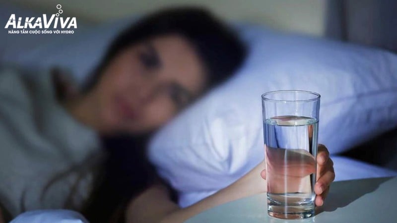 BẠN CÓ BIẾT: NÊN UỐNG NƯỚC GÌ VÀO BUỔI TỐI ĐỂ TỐT CHO SỨC KHỎE?