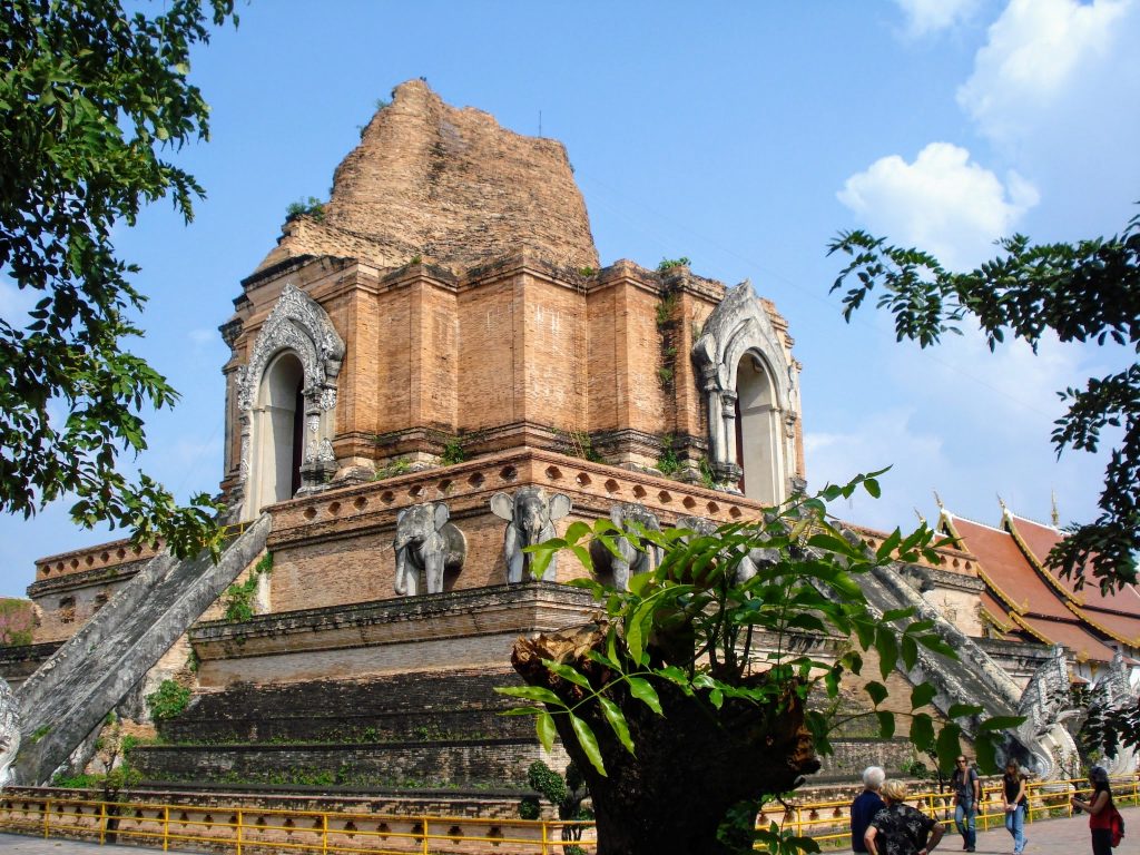 Wat chedi luang in Chiang mai