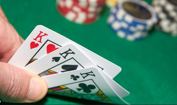 Chơi game bài 3 cây - hấp dẫn tại nhà cái QH88