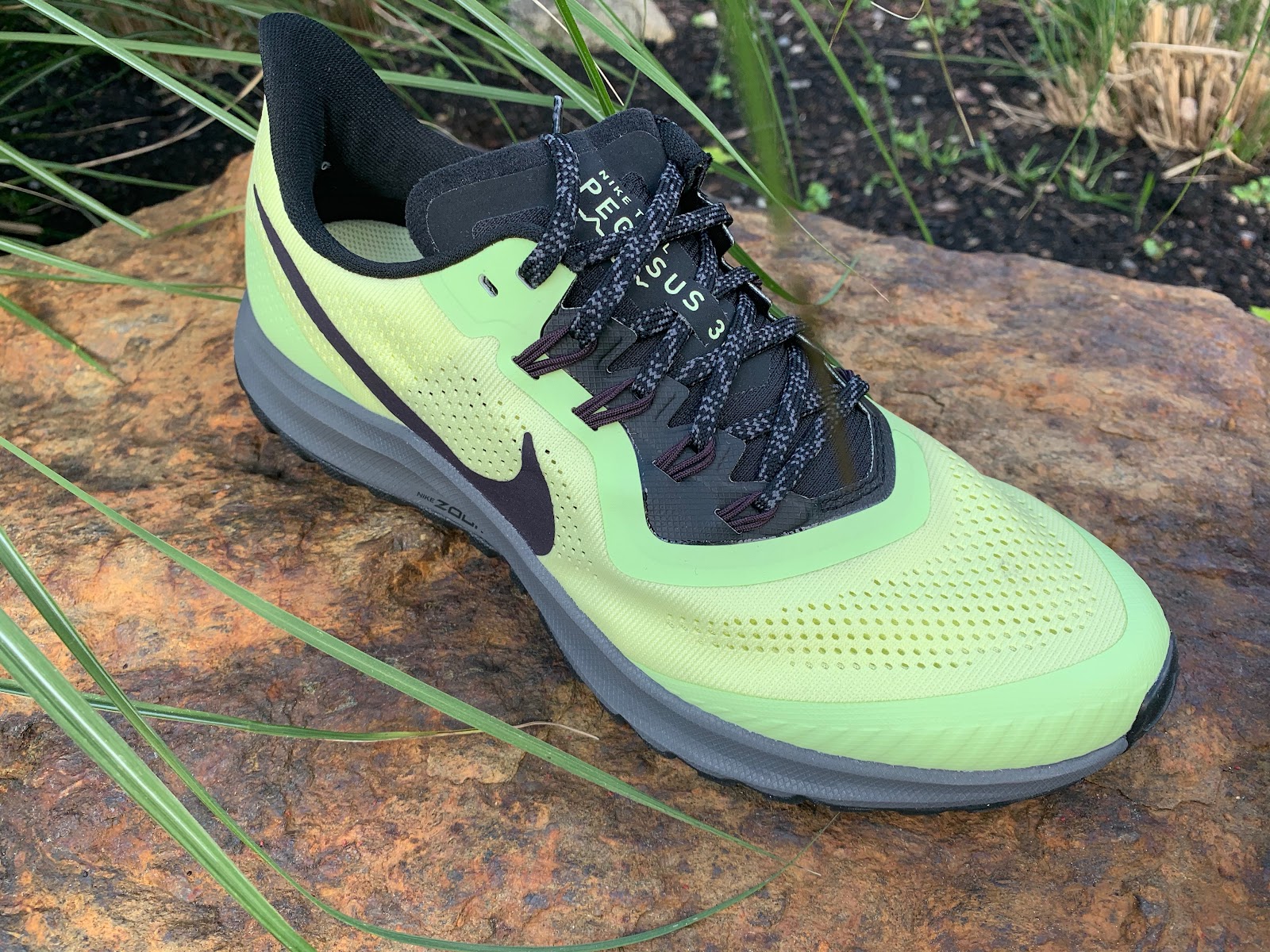 nike air zoom pegasus 36 trail luminous green