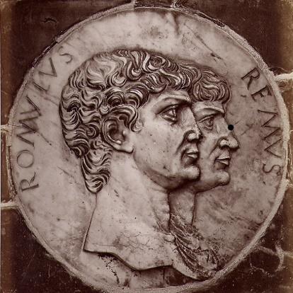 Ficheiro:Brogi, Carlo (1850-1925) - n. 8226 - Certosa di Pavia - Medaglione sullo zoccolo della facciata.jpg