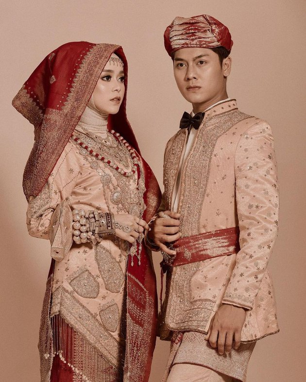 Inspirasi Baju Pernikahan Pria Minang ala Rizky Billar