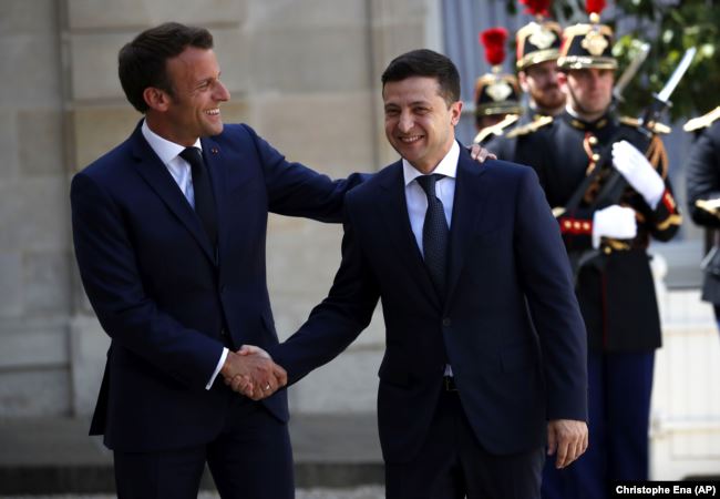 Президенти Франції й України – Емманюель Макрон і Володимир Зеленський