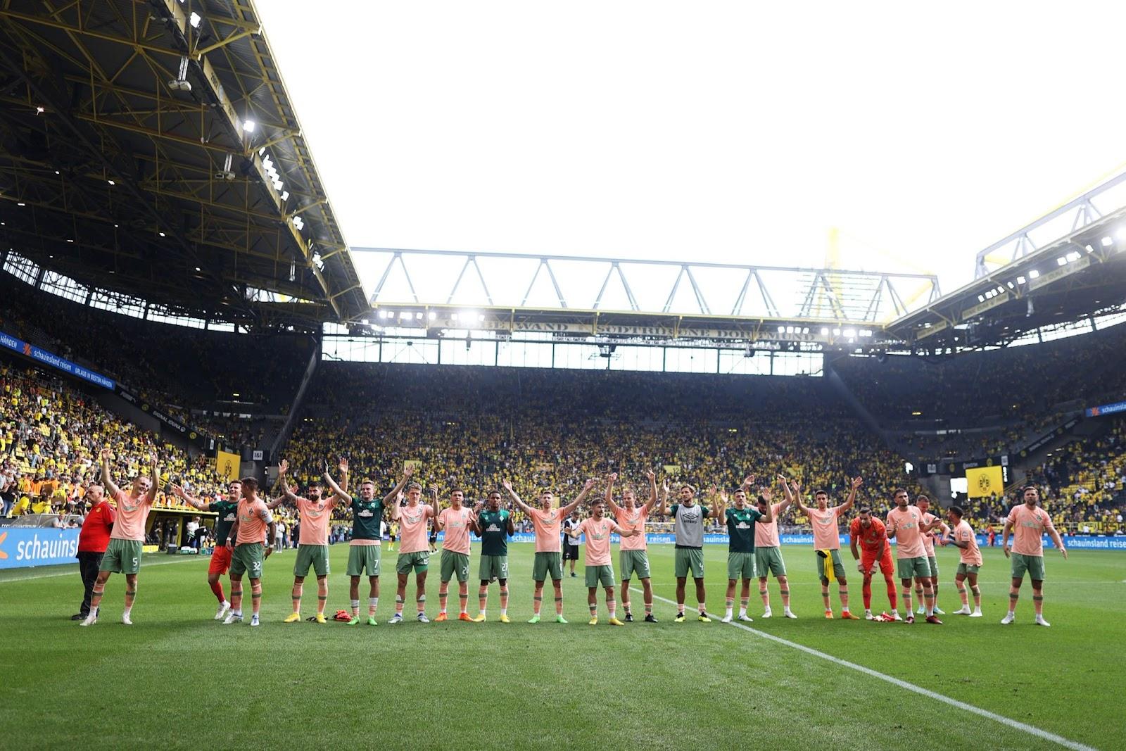 Werder Bremen scored 3 late goals to register a comeback for the ages