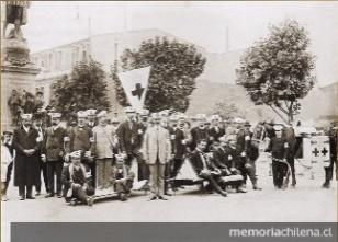 Voluntarios de la Cruz Roja de Magallanes en Valparaíso, 1906