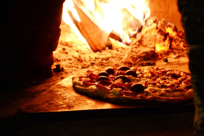 La câte grade se coace pizza pentru a-și păstra calitățile nutritive? -  pizzapazza.ro