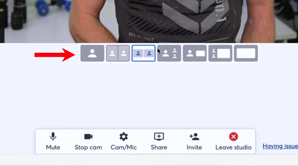 You can customize the appearance of your live stream with the buttons below the main display 