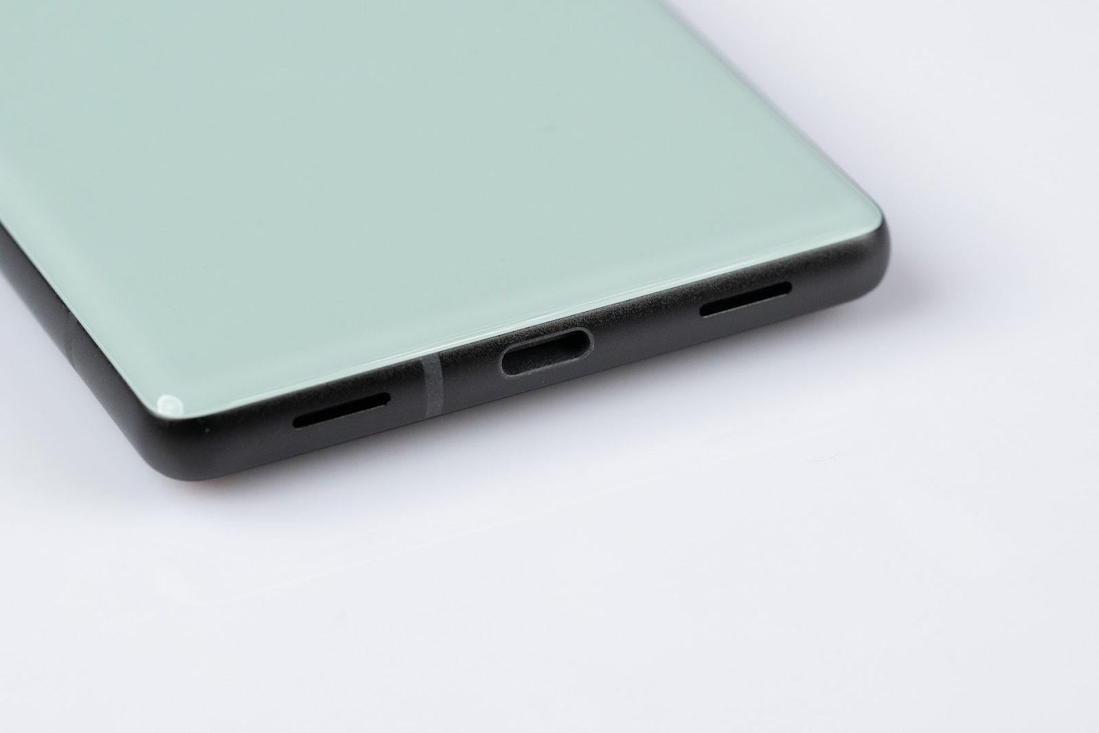 Google Pixel 6a 開箱短評測報告 螢幕數值分享｜Google Tensor、充電實測、eSIM、OIS 光學防手震、Pixel 6 Pro / Pixel 6 ptt｜科技狗 - 5g, 5G 手機, 5G手機, Android 12, google, google pixel, Google Pixel 6a, Google Tensor, PIXEL, PTT, 台灣google, 手機開箱, 科技狗, 開箱, 開箱上手, 開箱評測 - 科技狗 3C DOG