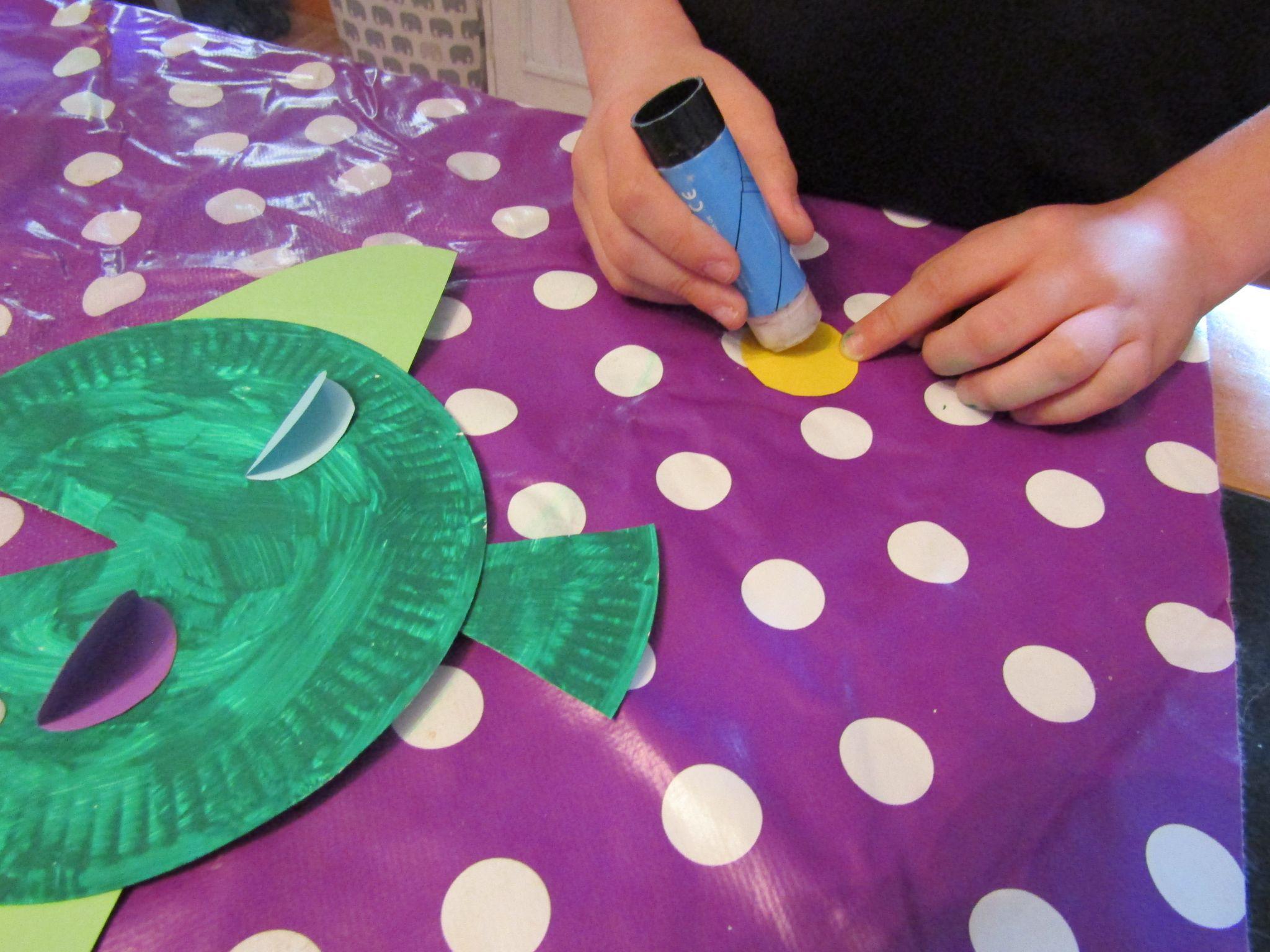 Step 8 - Paper Plate Fish - Great Little Rewards