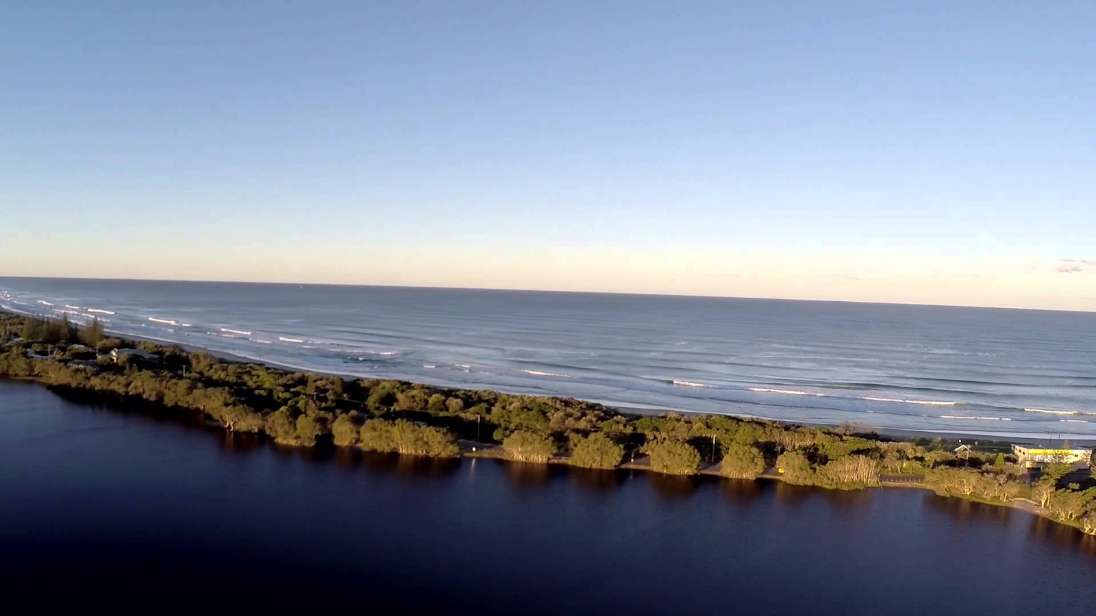 Lennox Head Lake Ainsworth, East Coast Tours