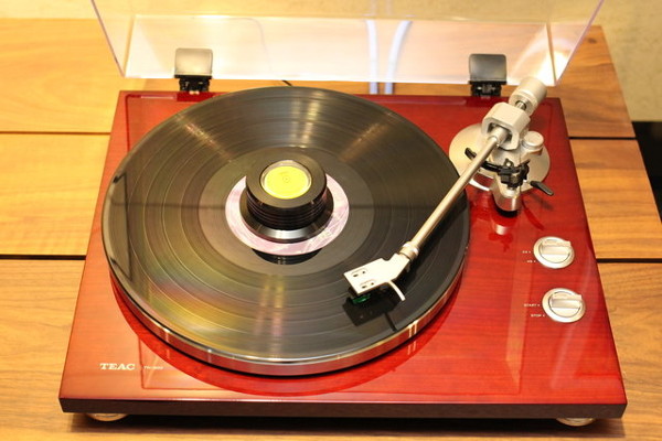 TEAC_TN_300.jpg