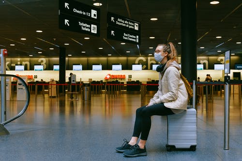 Foto profissional grátis de adulto, aeroporto, bagagem
