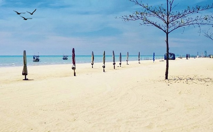 Pantai di Rembang