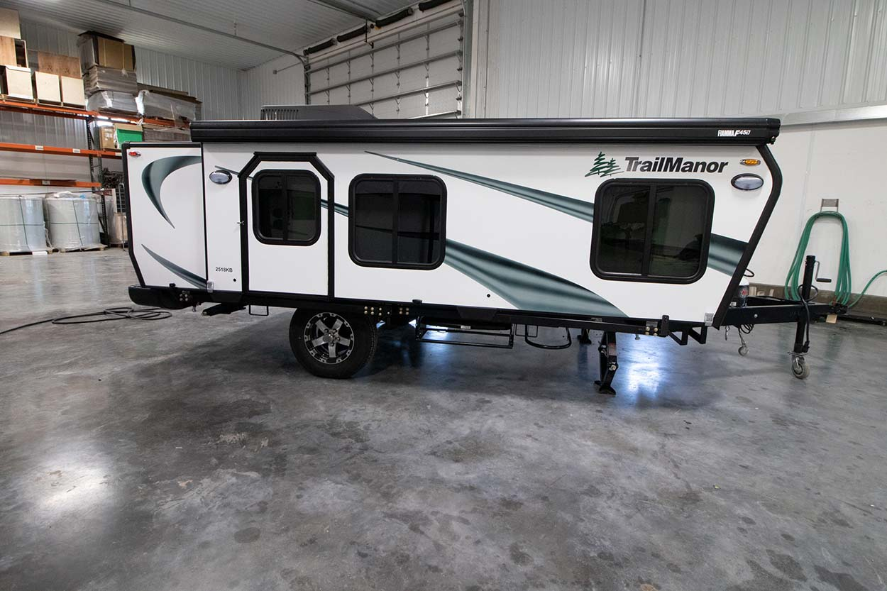 trail manor 2518 series