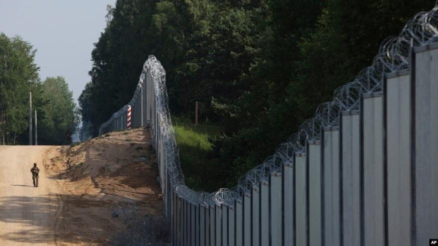 Bức tường biên giới giữa Ba Lan và Belarus, gần Kuznice, Ba Lan (ảnh chụp ngày 20/6/2022)