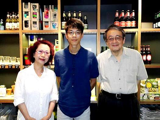 /Users/oldchen/Desktop/1-黃台仰3人.jpg