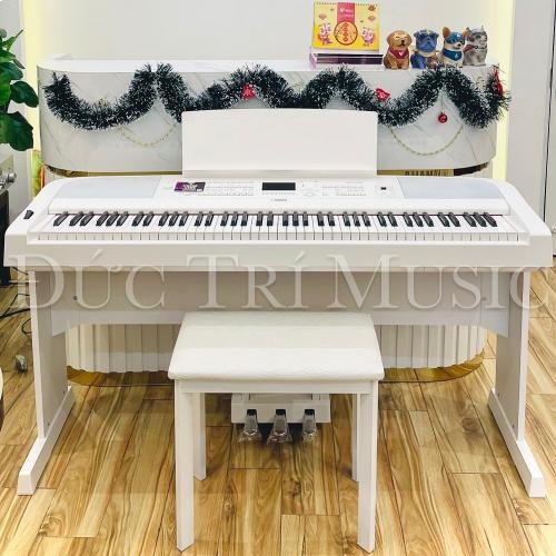 Hình ảnh chân thực chiếc đàn piano giá rẻ cho người mới học Yamaha DGX-670 WH ELE01034