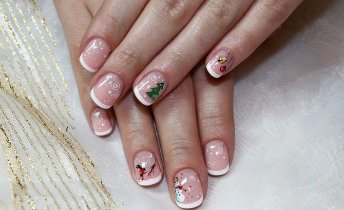 Festive manicure with a Christmas tree for the New Year 2022: 17 beautiful nail design options