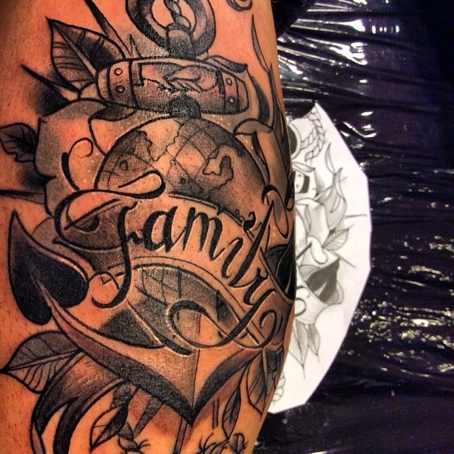 ลายสักครอบครัว ขา7