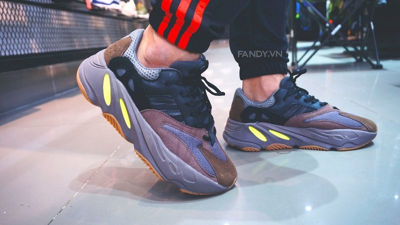 giay adidas yeezy 700 mauve