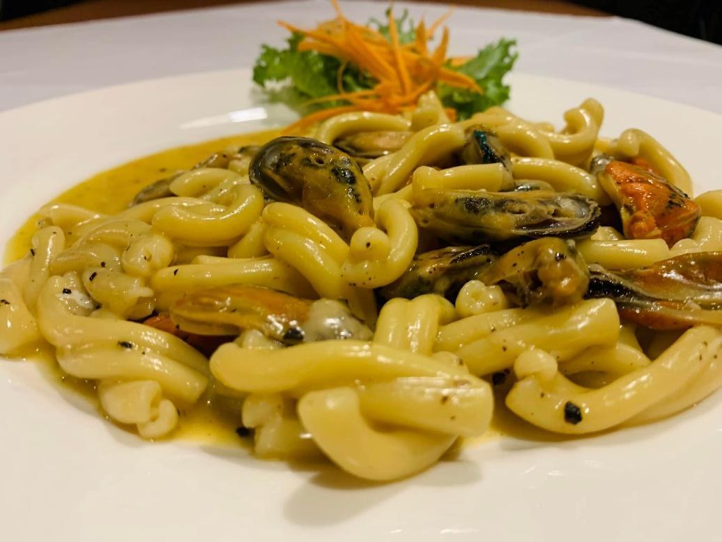 10 ร้านอาหารอิตาเลียน พัทยา รสชาติต้นตำรับ หอมชีส หอมเครื่องเทศ 2022 2. Fusillo Italian Restaurant