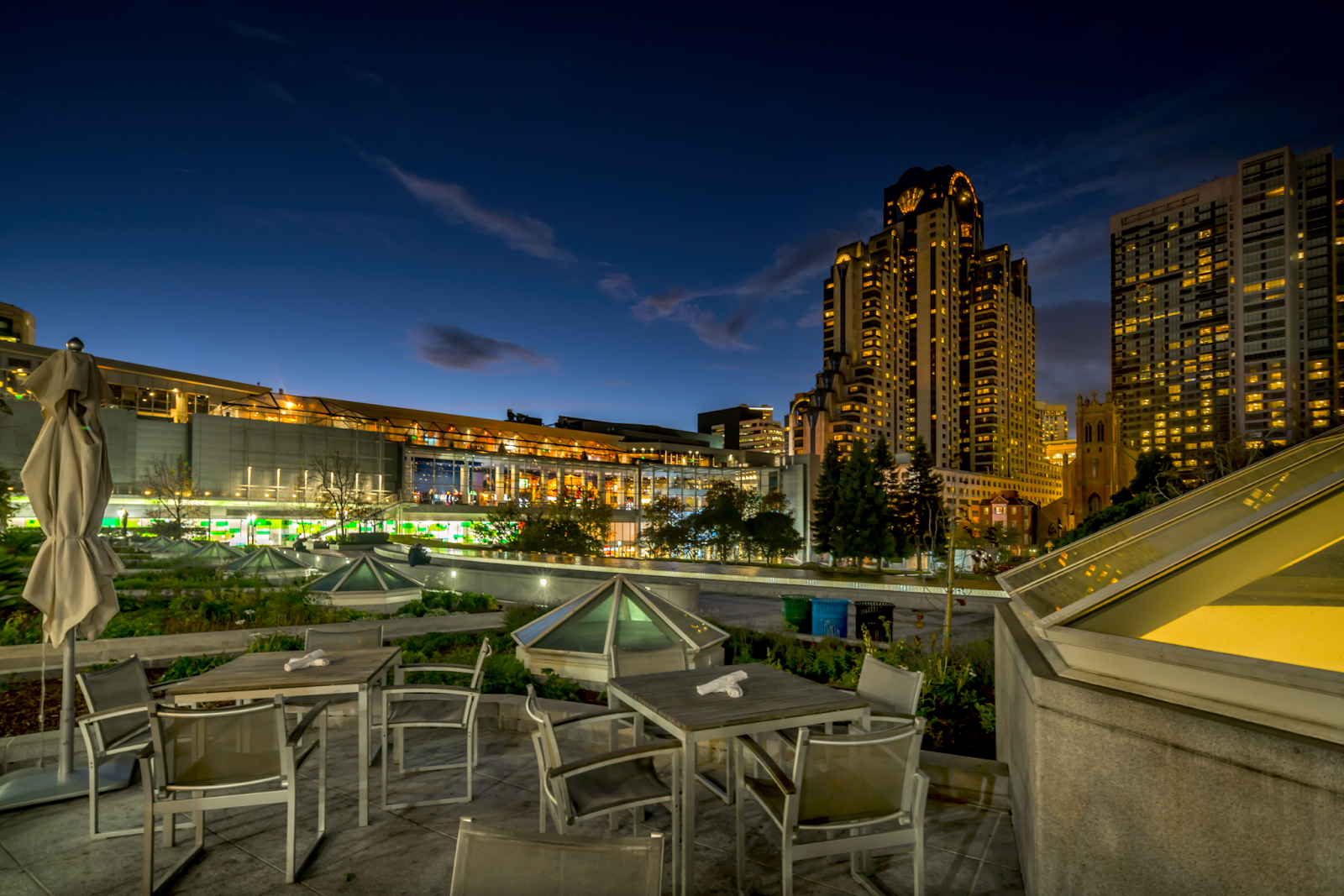 View of Bsanfrancisco rooftop dining and Couples Experience