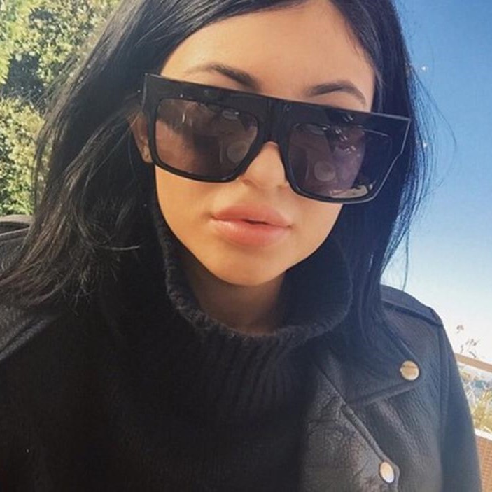 What Sunglasses Do Kylie Jenner, Kendall Jenner & Kris Jenner Wear? -  Pretavoir