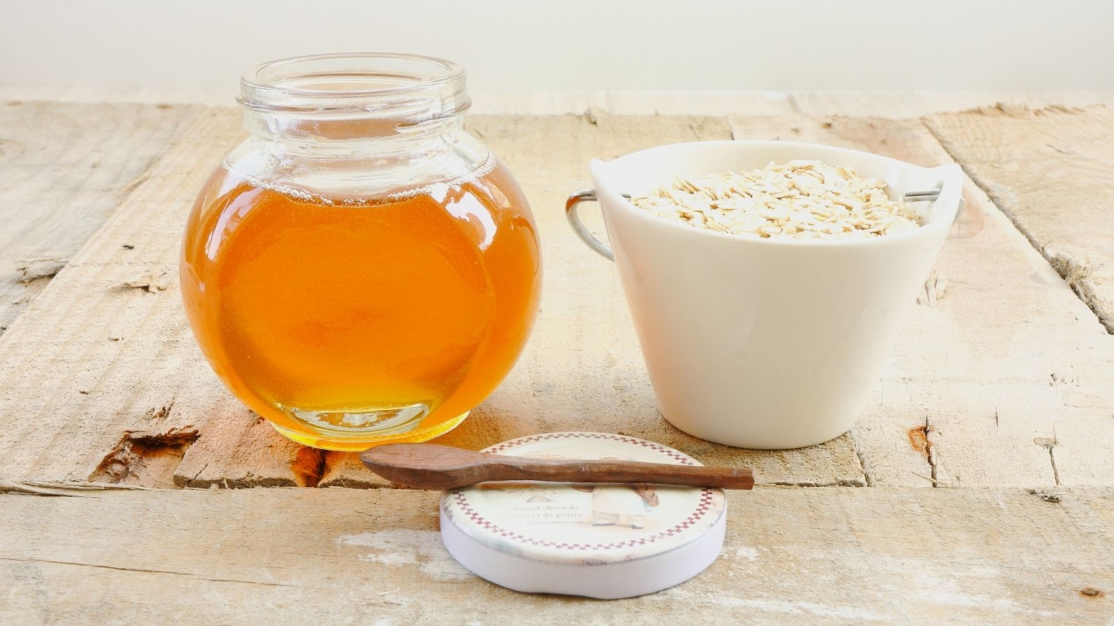 Jabón de avena y miel: recetas, usos y los beneficios para tu piel