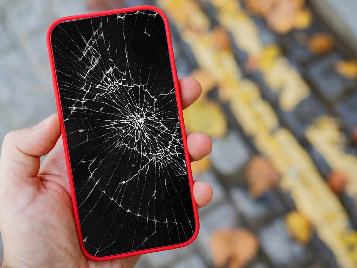 Khi nào chỉ cần thay mặt kính của Iphone
