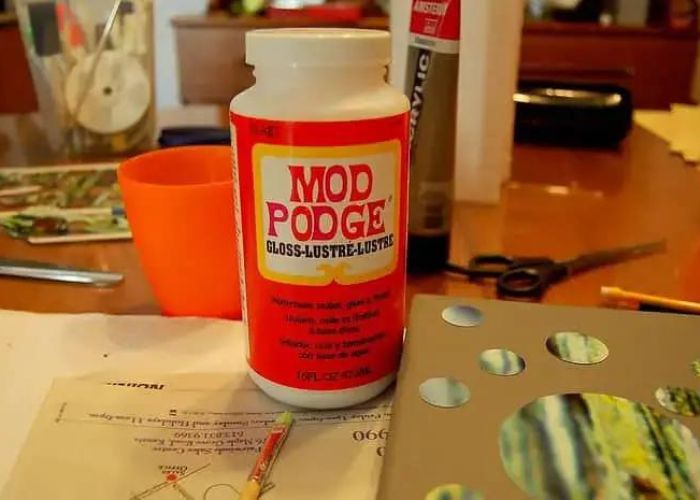 Can You Put Modge Podge Over Acrylic Paint? 7 Easy Steps