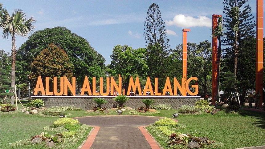 Hasil gambar untuk Alun Alun Malang