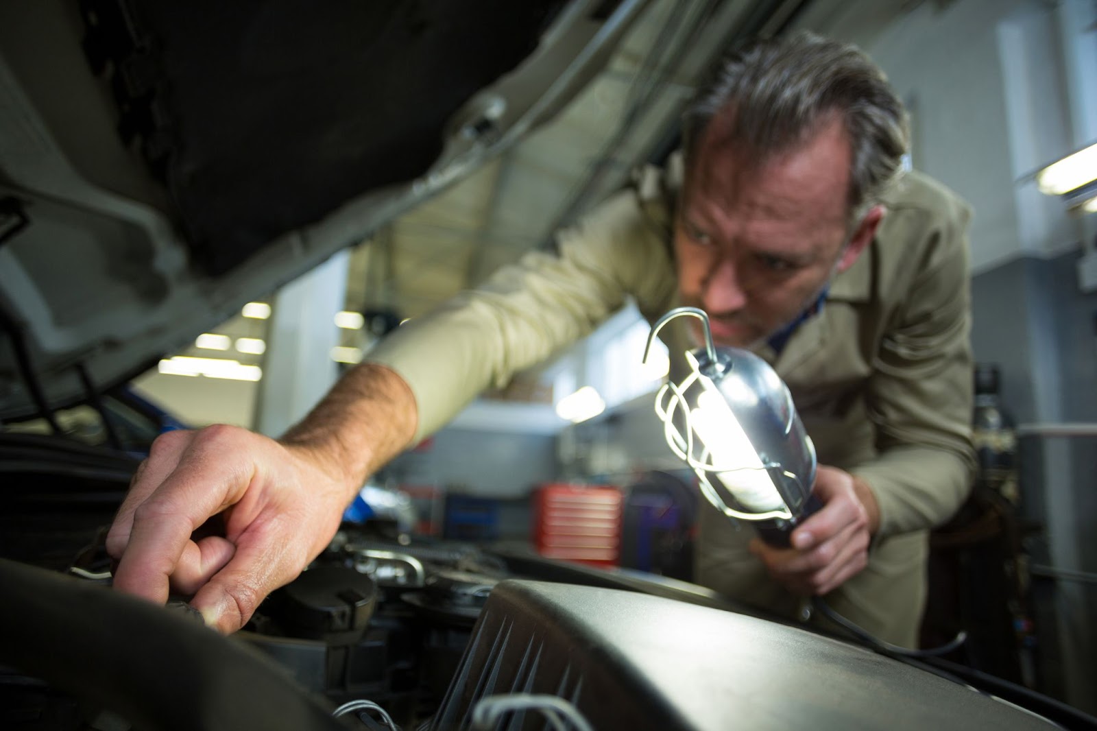 Manual transmissions cost less to repair.