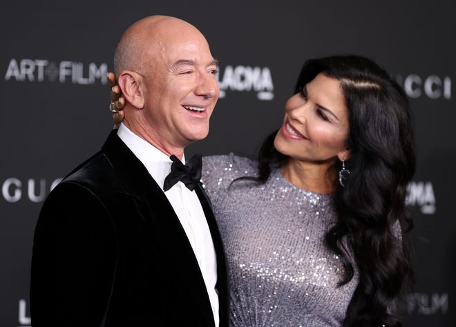 Jeff Bezos and Lauren Sanchez attends the 10th Annual LACMA ART+FILM GALA presented by Gucci at Los Angeles County Museum of Art on November 06, 2021 in Los Angeles, California.